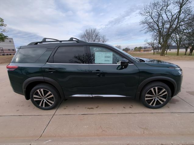 new 2025 Nissan Pathfinder car, priced at $50,552