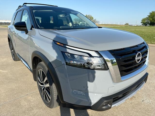 new 2025 Nissan Pathfinder car, priced at $51,272