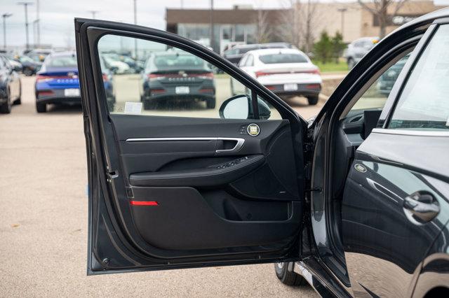 new 2025 Hyundai Sonata Hybrid car, priced at $36,550