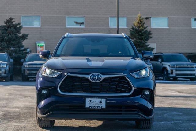 used 2022 Toyota Highlander car, priced at $32,990