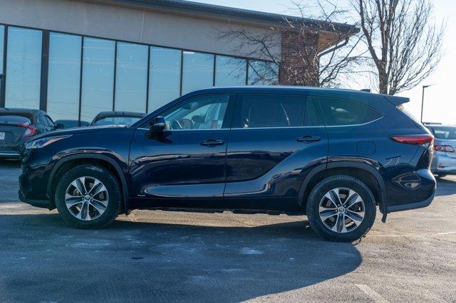 used 2022 Toyota Highlander car, priced at $32,990