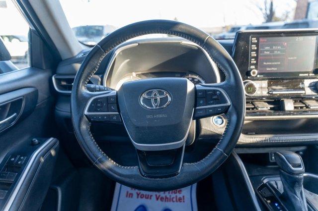 used 2022 Toyota Highlander car, priced at $32,990