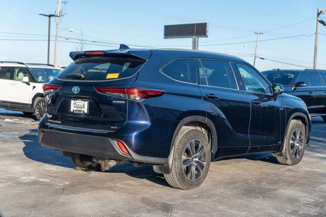 used 2022 Toyota Highlander car, priced at $32,990