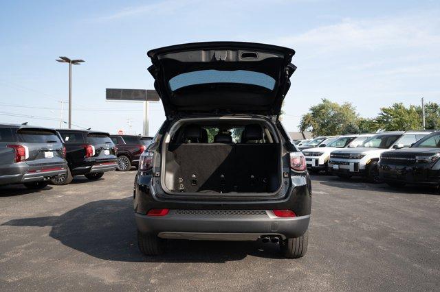 used 2022 Jeep Compass car, priced at $24,990