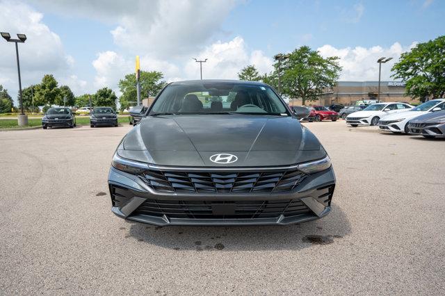 new 2024 Hyundai Elantra car, priced at $27,005