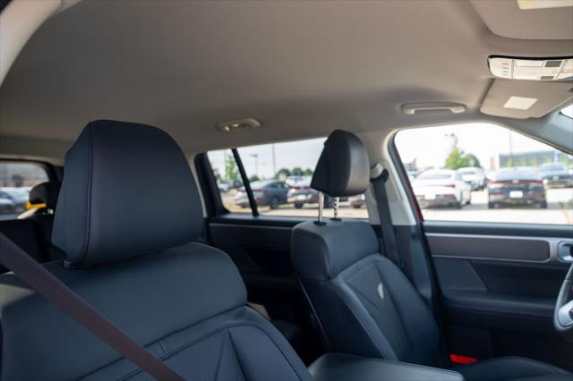 used 2025 Hyundai Santa Fe car, priced at $35,400