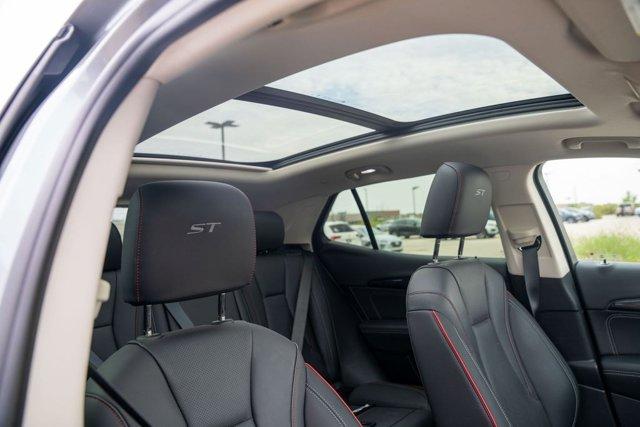 used 2023 Buick Envision car, priced at $28,450