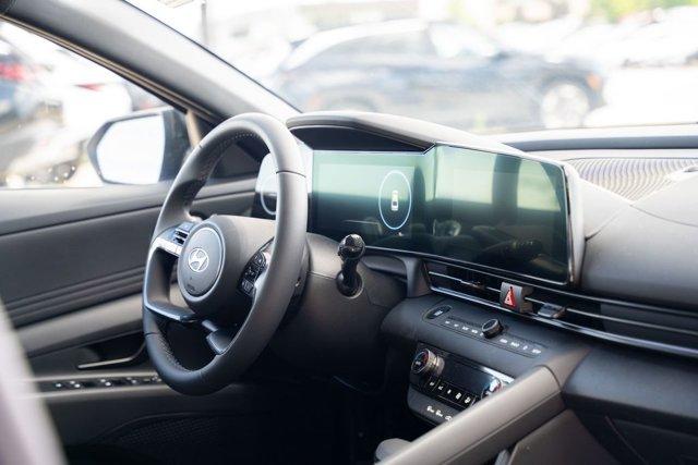 new 2025 Hyundai Elantra car, priced at $21,973