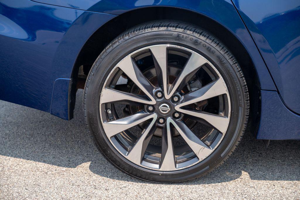 used 2016 Nissan Maxima car, priced at $13,396