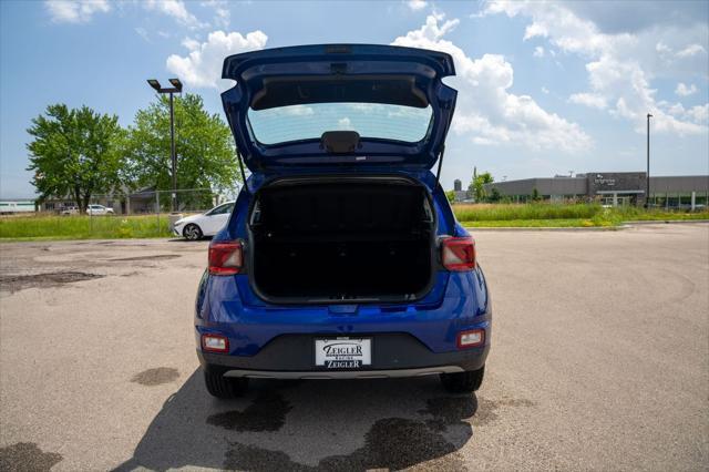 used 2021 Hyundai Venue car, priced at $16,290