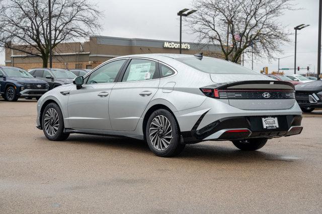 new 2025 Hyundai Sonata Hybrid car, priced at $32,690