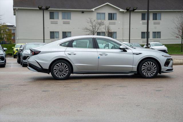 new 2025 Hyundai Sonata Hybrid car, priced at $31,190
