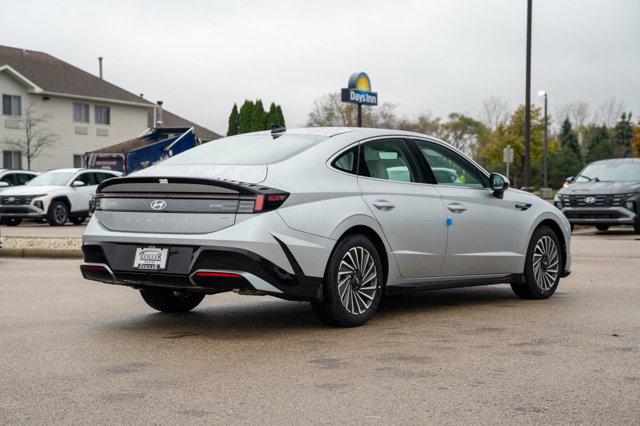 new 2025 Hyundai Sonata Hybrid car, priced at $32,690