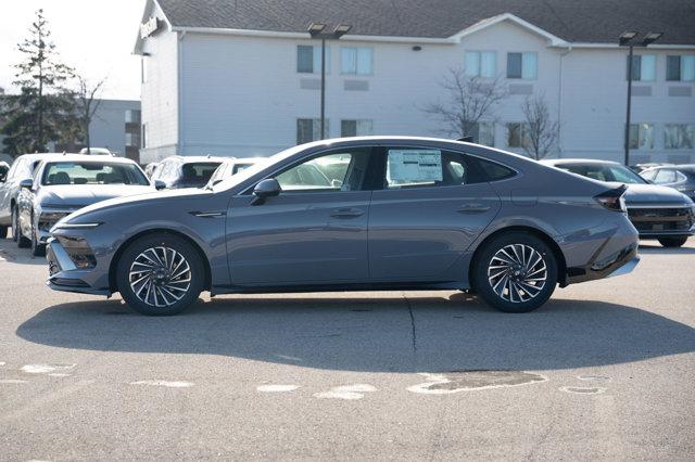 new 2025 Hyundai Sonata Hybrid car, priced at $31,810