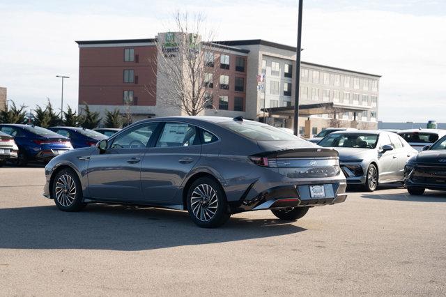 new 2025 Hyundai Sonata Hybrid car, priced at $31,810