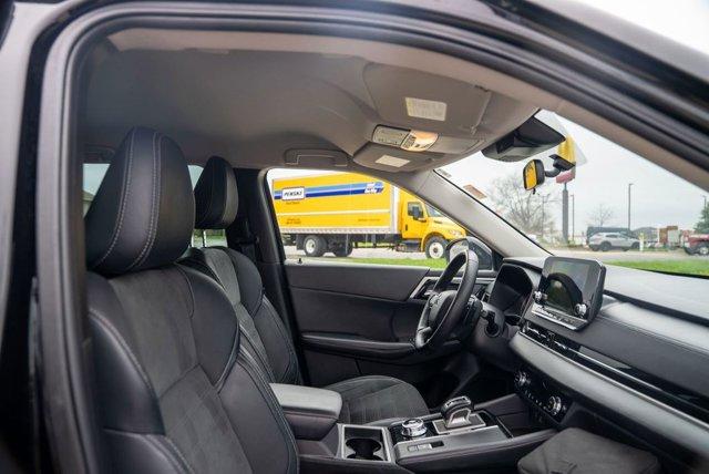 used 2023 Mitsubishi Outlander car, priced at $21,604