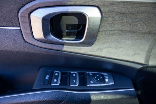 used 2022 Kia Sorento car, priced at $24,381