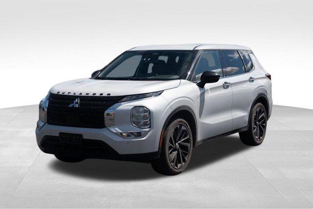 used 2023 Mitsubishi Outlander car, priced at $21,290