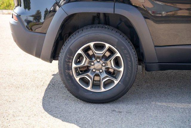 used 2020 Jeep Cherokee car, priced at $22,997