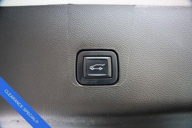 used 2022 Chevrolet Traverse car, priced at $25,997