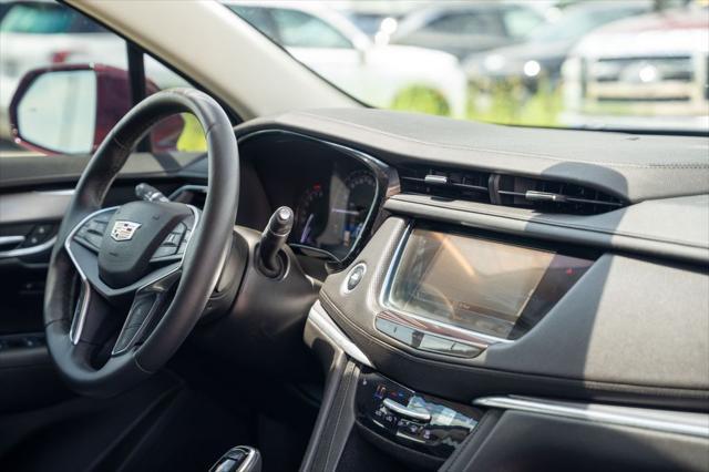 used 2017 Cadillac XT5 car, priced at $18,445