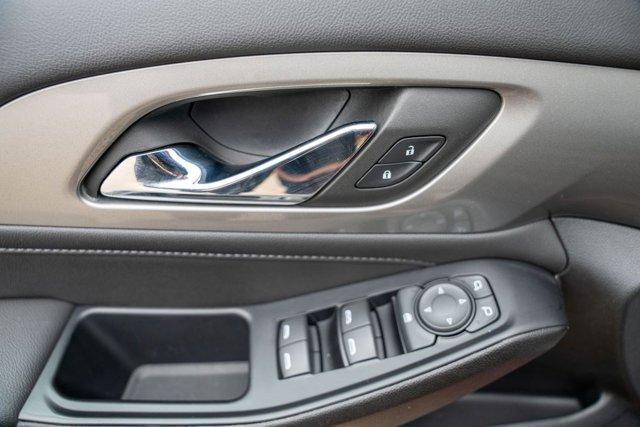 used 2023 Chevrolet Traverse car, priced at $31,899