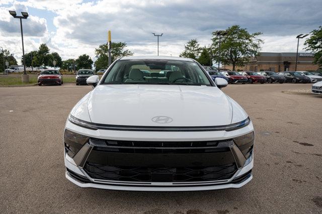 new 2024 Hyundai Sonata Hybrid car, priced at $32,005