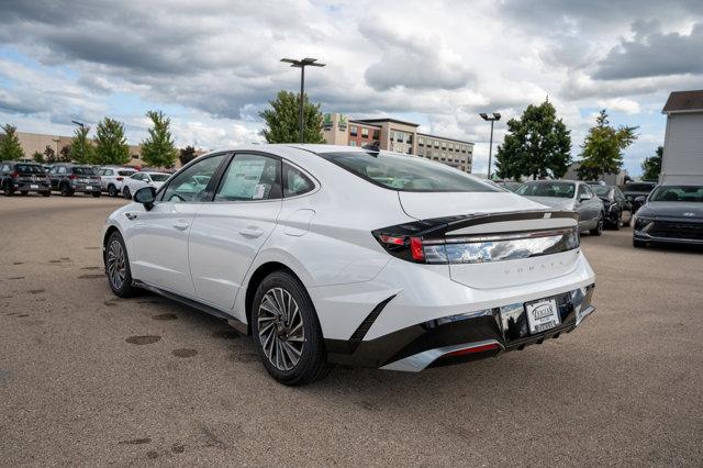 new 2024 Hyundai Sonata Hybrid car, priced at $32,005