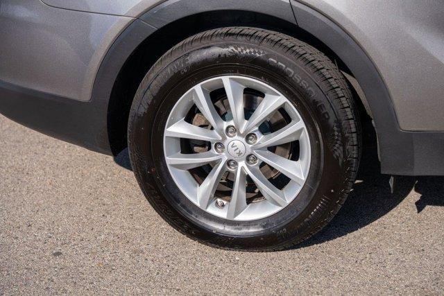 used 2018 Kia Sorento car, priced at $9,998