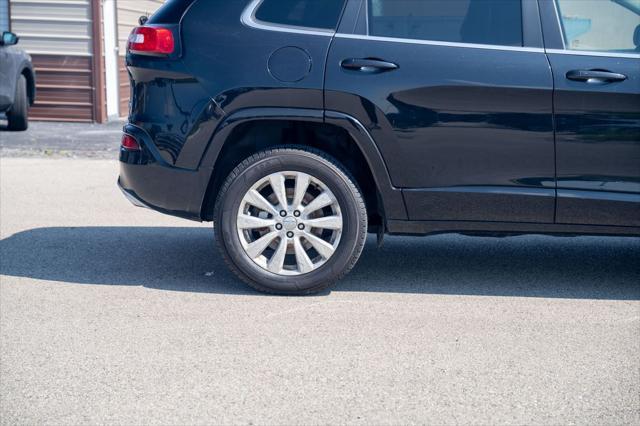 used 2016 Jeep Cherokee car, priced at $21,114