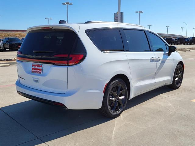 new 2024 Chrysler Pacifica car, priced at $38,500