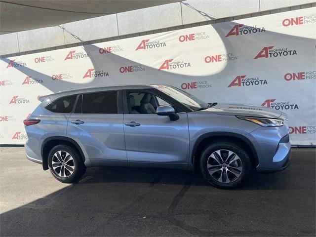 used 2023 Toyota Highlander car, priced at $41,981