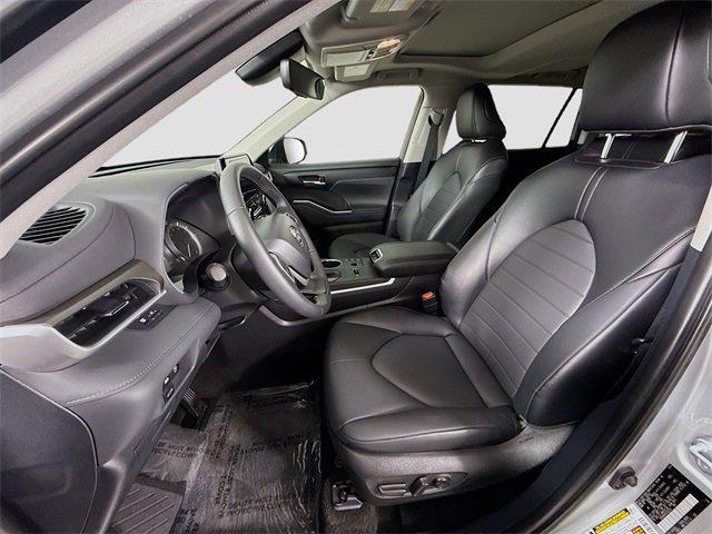 used 2025 Toyota Highlander car, priced at $48,981