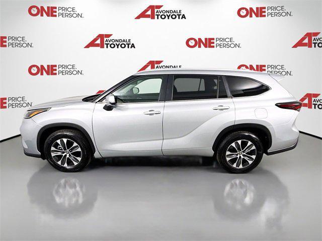 used 2025 Toyota Highlander car, priced at $48,981