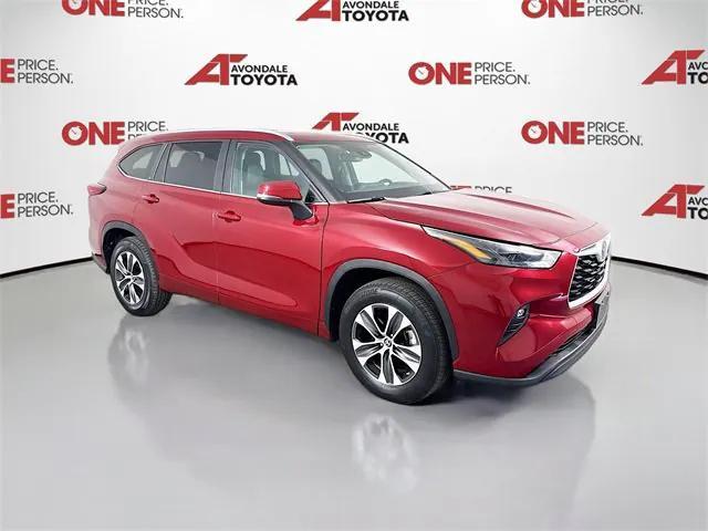 used 2023 Toyota Highlander car, priced at $40,981