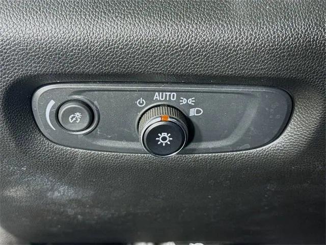 used 2022 Chevrolet Traverse car, priced at $24,983