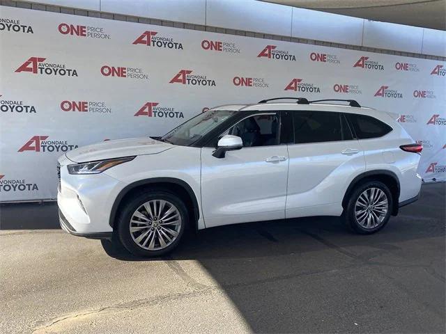 used 2022 Toyota Highlander car, priced at $41,981