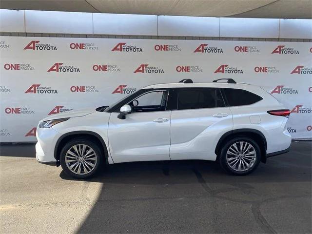 used 2022 Toyota Highlander car, priced at $41,981