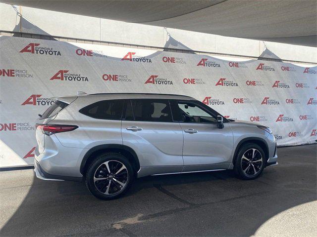 used 2022 Toyota Highlander car, priced at $37,981