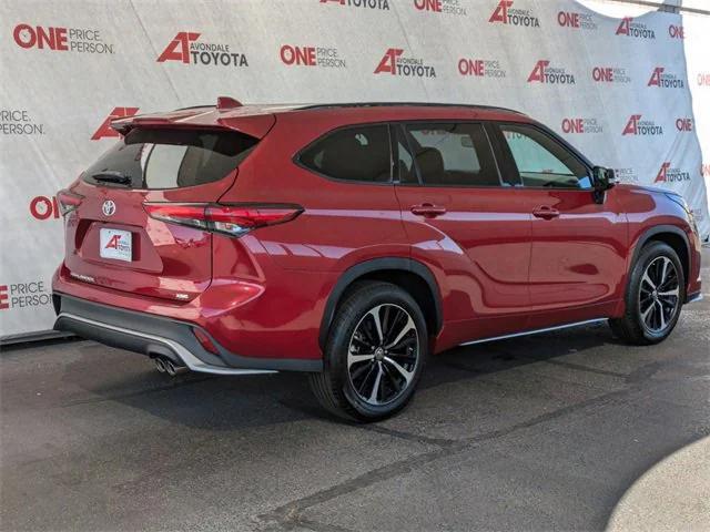 used 2021 Toyota Highlander car, priced at $31,982