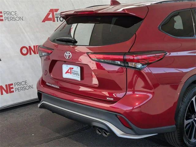 used 2021 Toyota Highlander car, priced at $31,982