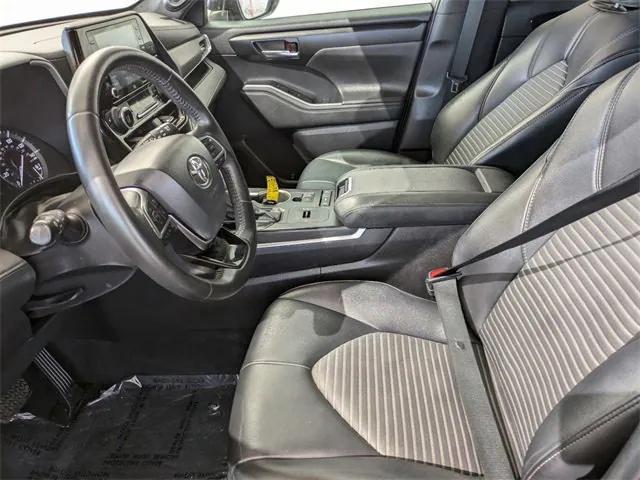 used 2021 Toyota Highlander car, priced at $31,982