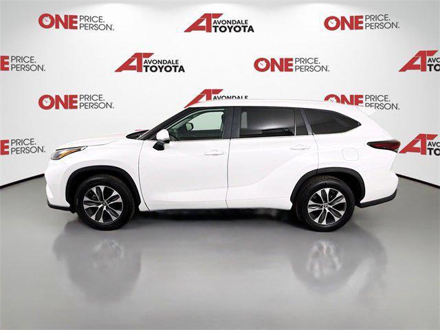 used 2025 Toyota Highlander car, priced at $47,981