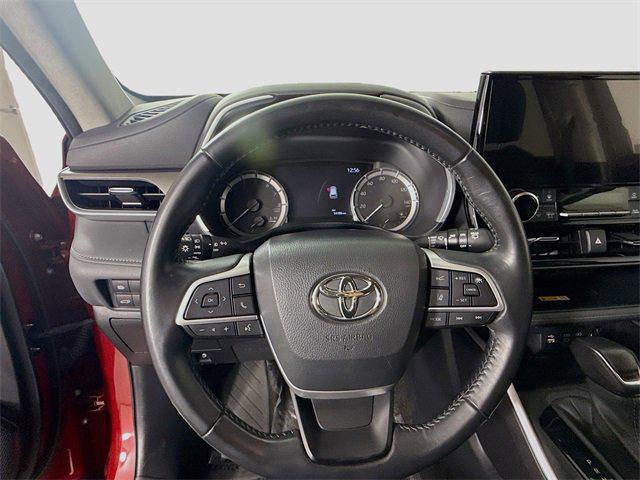 used 2023 Toyota Highlander car, priced at $38,981