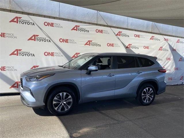 used 2023 Toyota Highlander car, priced at $37,483