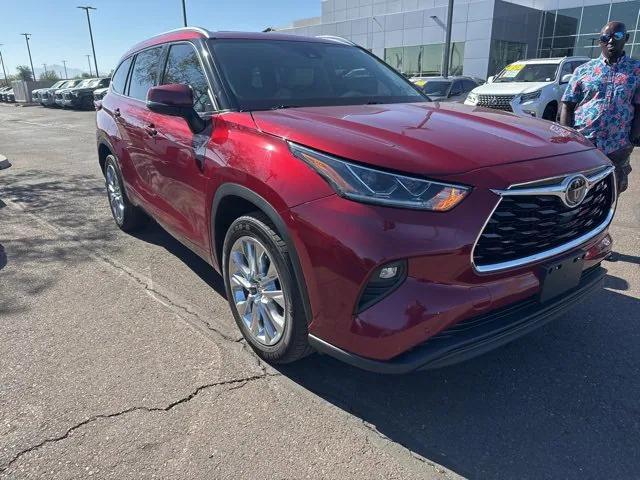 used 2021 Toyota Highlander car, priced at $33,481