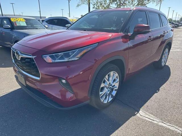 used 2021 Toyota Highlander car, priced at $33,481