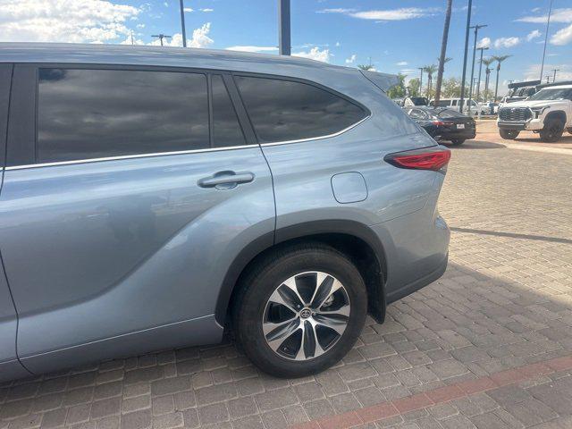 used 2023 Toyota Highlander car, priced at $38,981