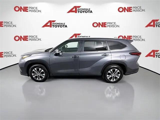 used 2025 Toyota Highlander car, priced at $47,481