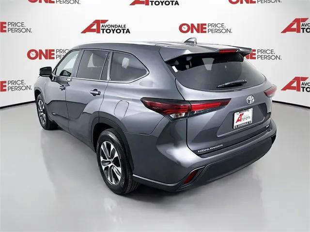 used 2025 Toyota Highlander car, priced at $47,481
